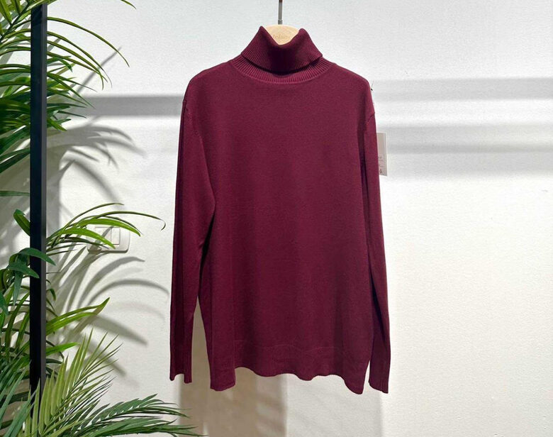 Džemperis - bītlene ar augsto apkakli un viskozi Bordo Universāls izmērs